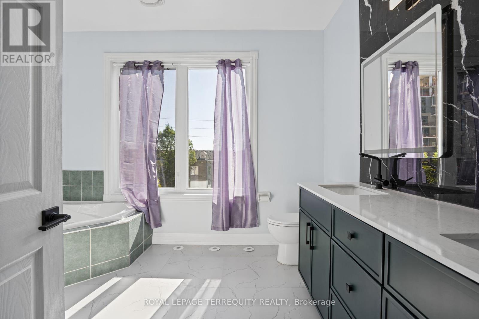 958 The Queensway, Toronto, Ontario  M8Z 1P5 - Photo 33 - W14116764