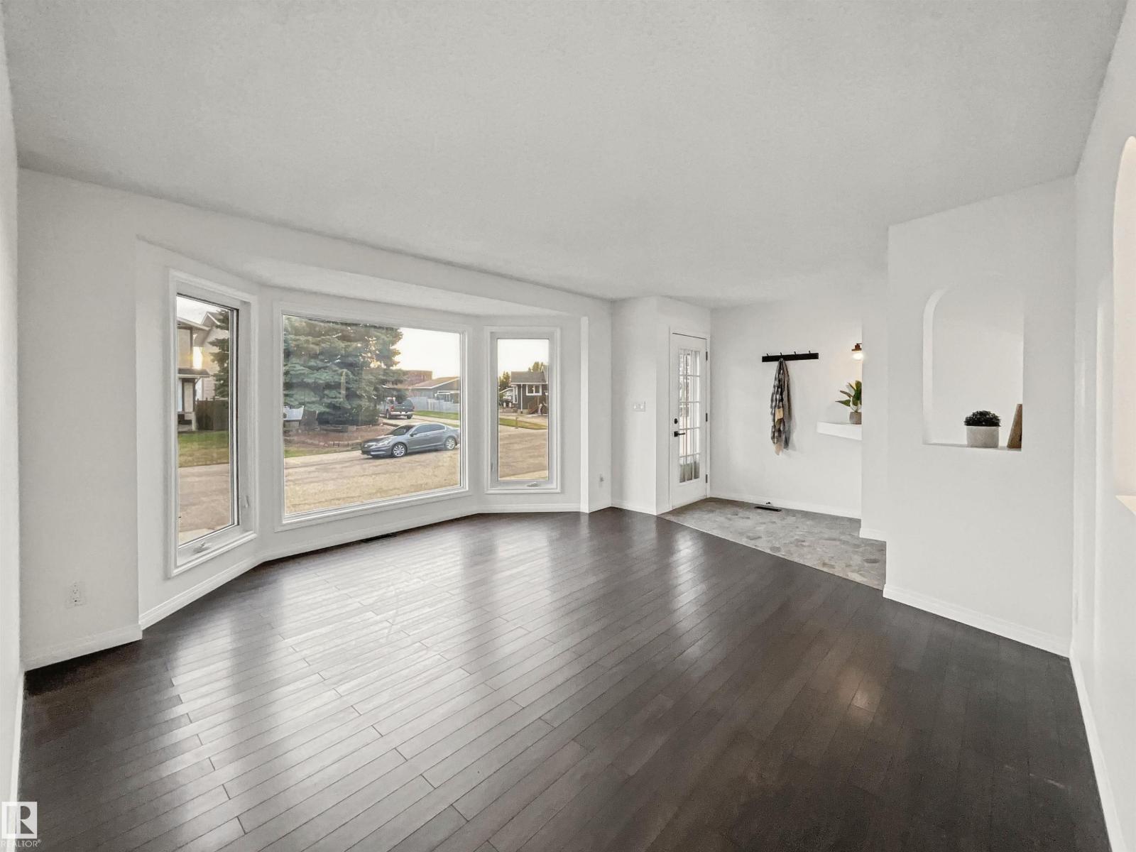 15024 22 St NW, Edmonton, Alberta  T5Y 2A1 - Photo 9 - E4514353