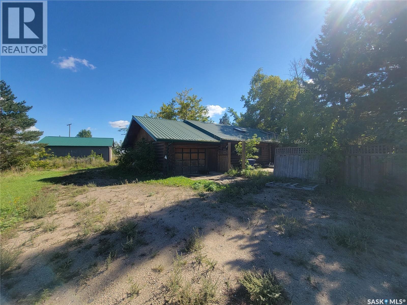 101 Grid 674, Paynton, Saskatchewan  S0M 2J0 - Photo 1 - SK051850