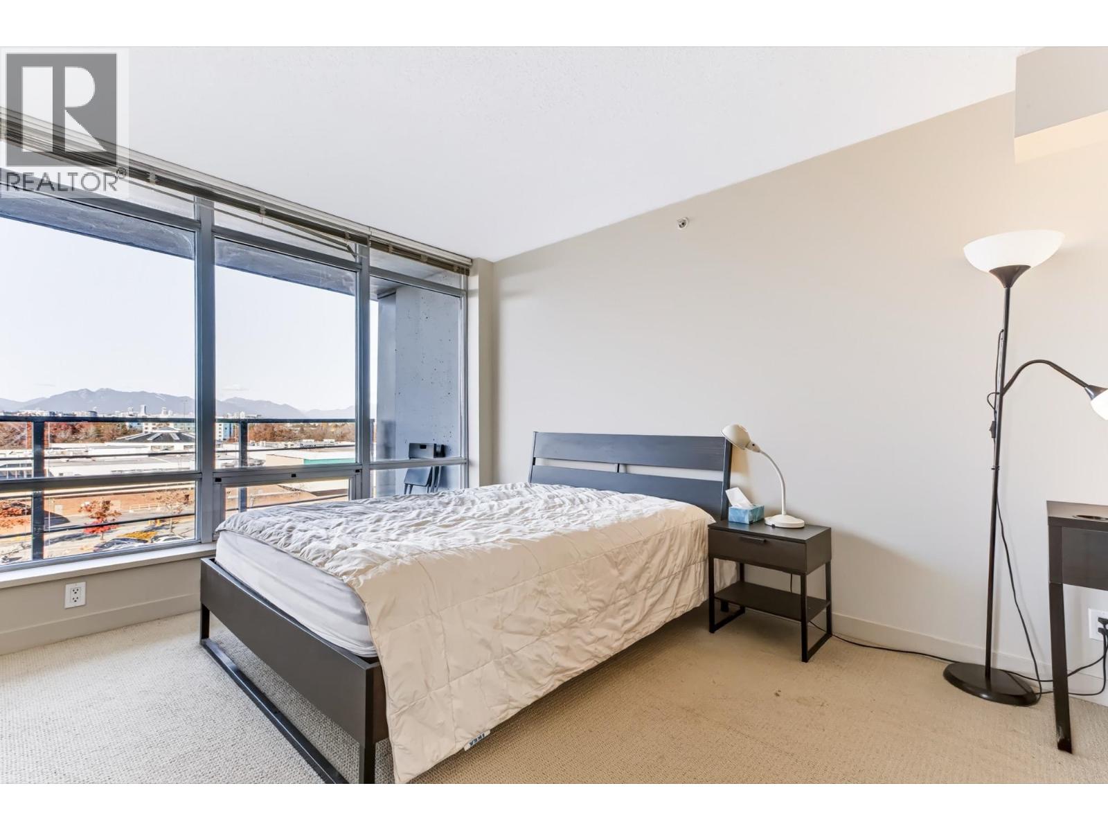 804 8280 LANSDOWNE ROAD
