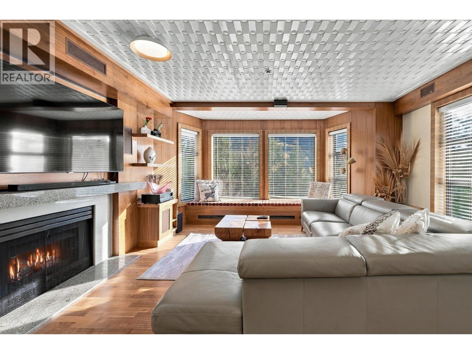 323 3309 Ptarmigan Place, Whistler, British Columbia  V8E 0V6 - Photo 3 - R3178650