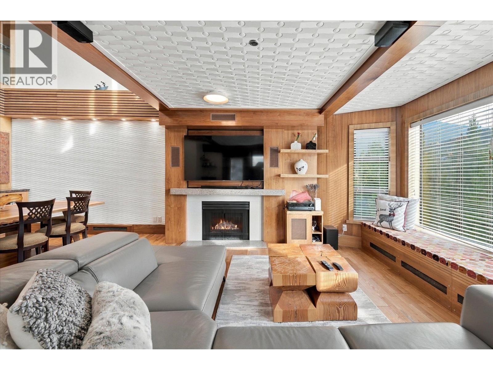 323 3309 Ptarmigan Place, Whistler, British Columbia  V8E 0V6 - Photo 4 - R3178650