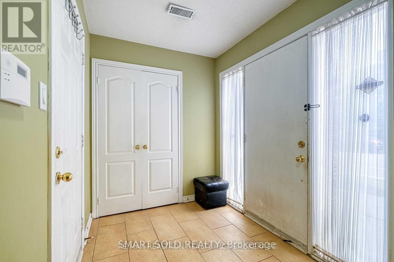 76e Leitchcroft Crescent, Markham, Ontario  L3T 7W1 - Photo 4 - N14118906