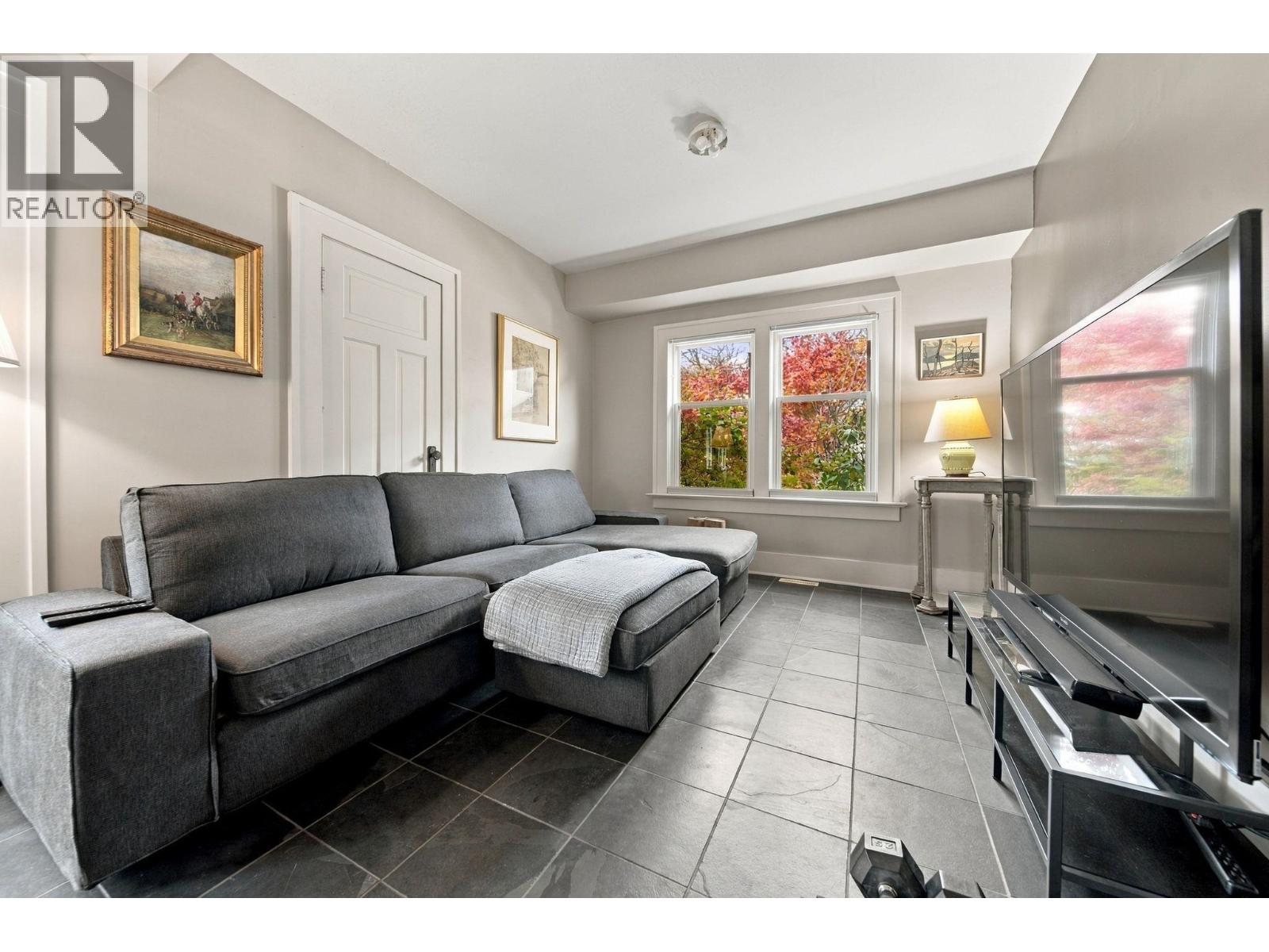 2071 W 44th Avenue, Vancouver, British Columbia  V6M 2G1 - Photo 13 - R3178665