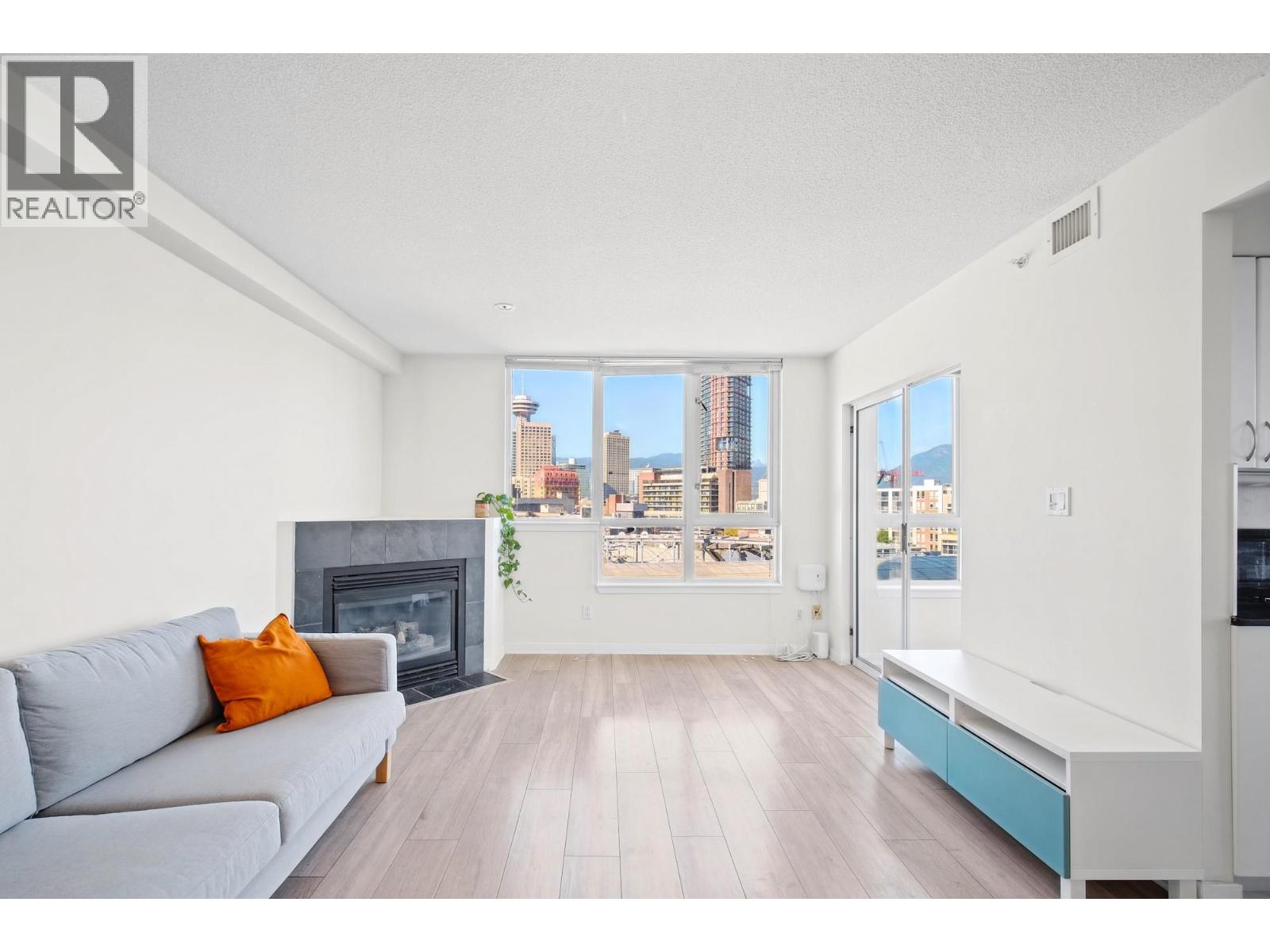 110x 63 Keefer Place, Vancouver, British Columbia  V6B 6N6 - Photo 3 - R3178663