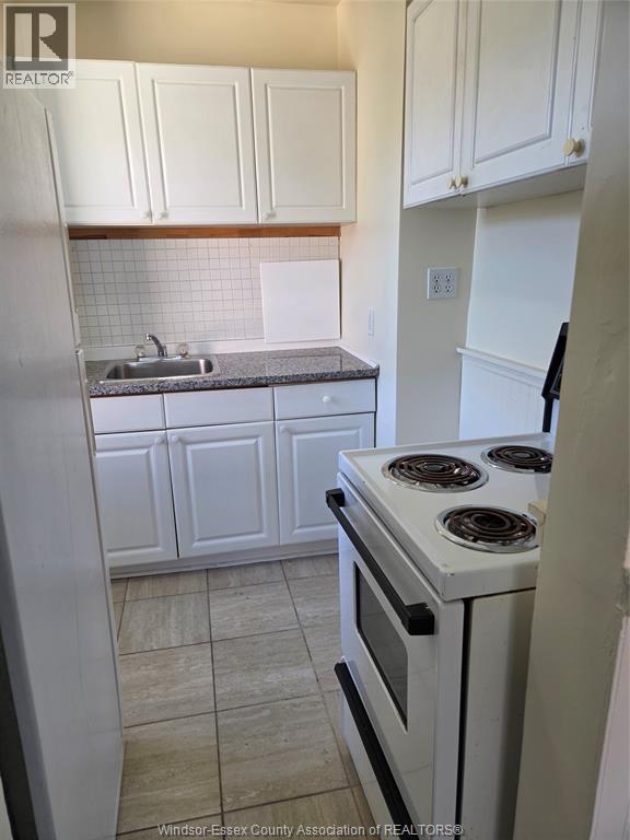285 Elliott Street West Unit# 2, Windsor, Ontario  N9A 5Y9 - Photo 13 - 26026320