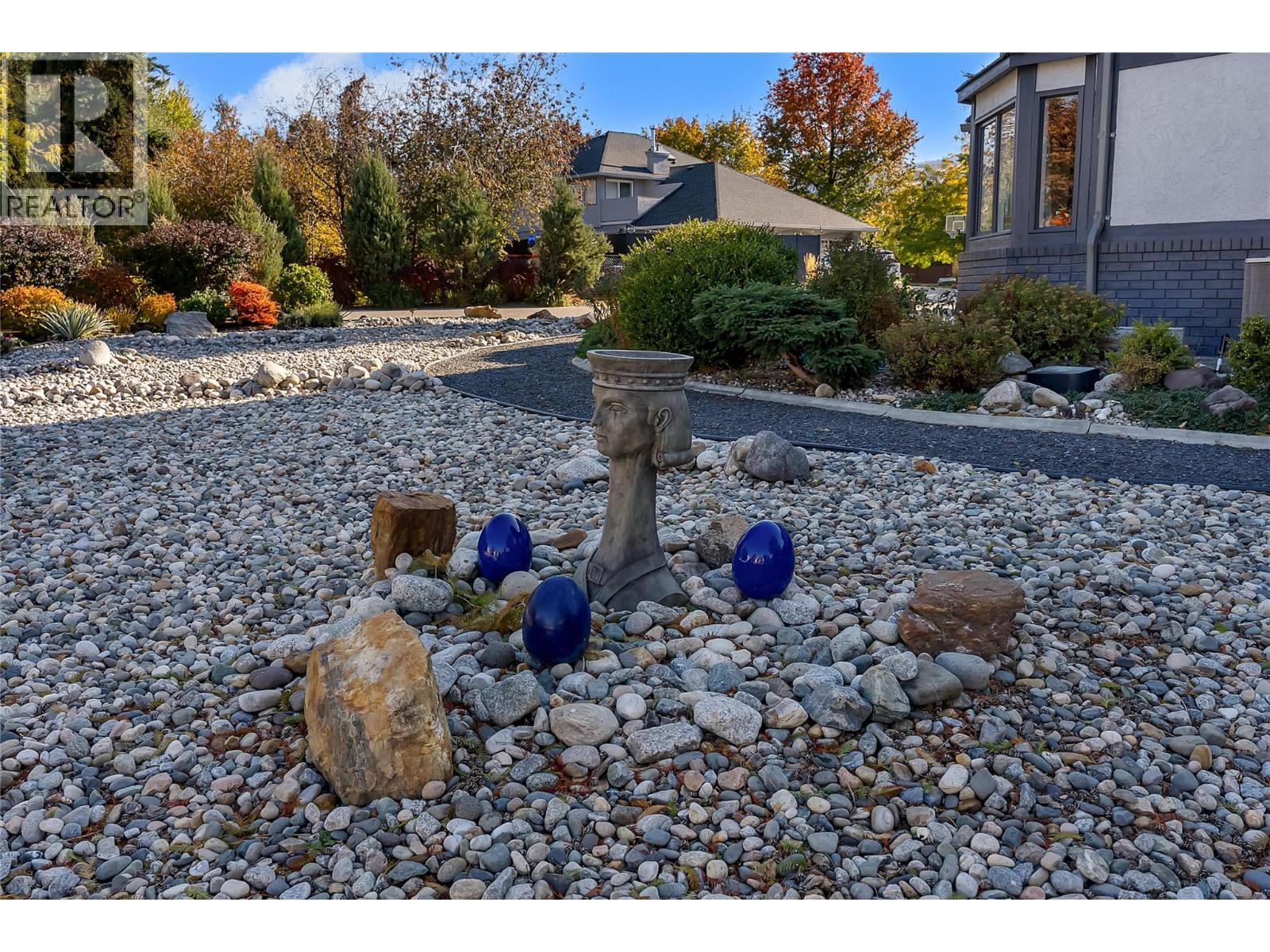 437 Duke Court, Kelowna, British Columbia  V1W 3A2 - Photo 4 - 10404377