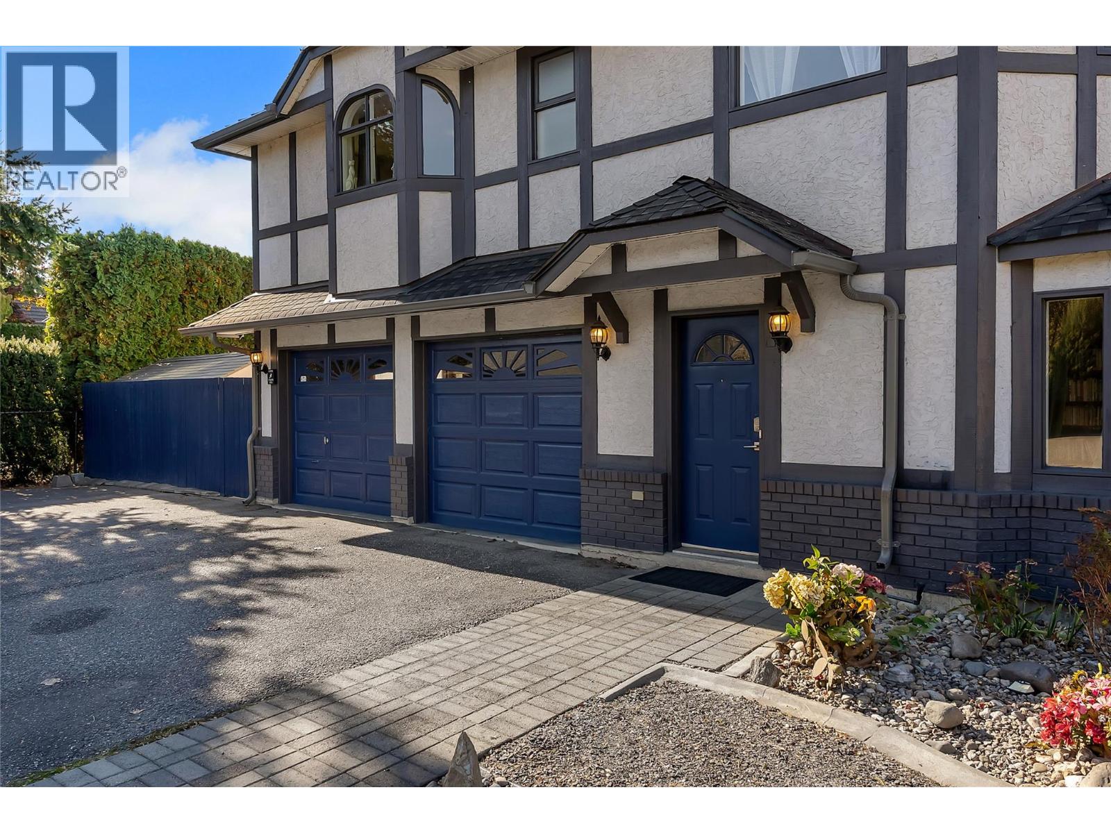 437 Duke Court, Kelowna, British Columbia  V1W 3A2 - Photo 2 - 10404377