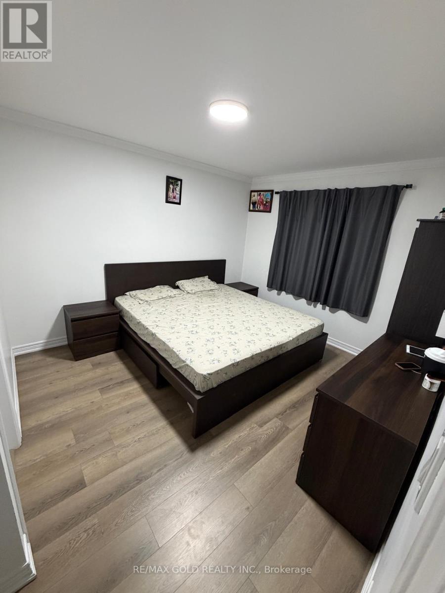 210 Harold Street, Brampton, Ontario  L6Y 2G2 - Photo 10 - W14118524