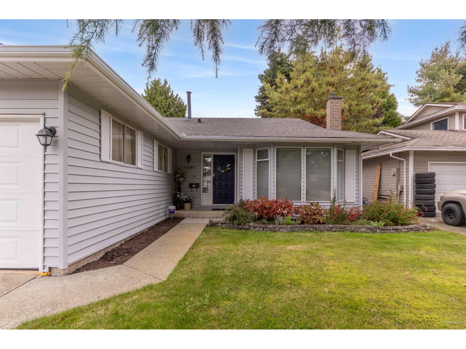 15089 19a Avenue, Surrey, British Columbia  V4A 7G8 - Photo 2 - R3178622