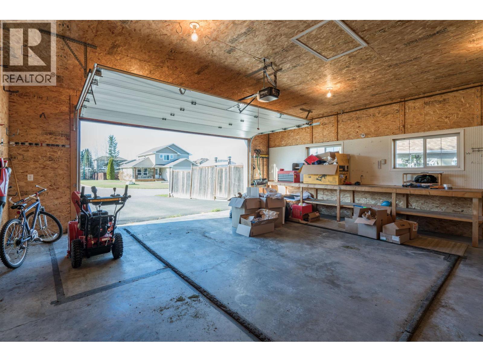 5716 Bearspaw Crescent, Prince George, British Columbia  V2N 6P7 - Photo 6 - R3178480