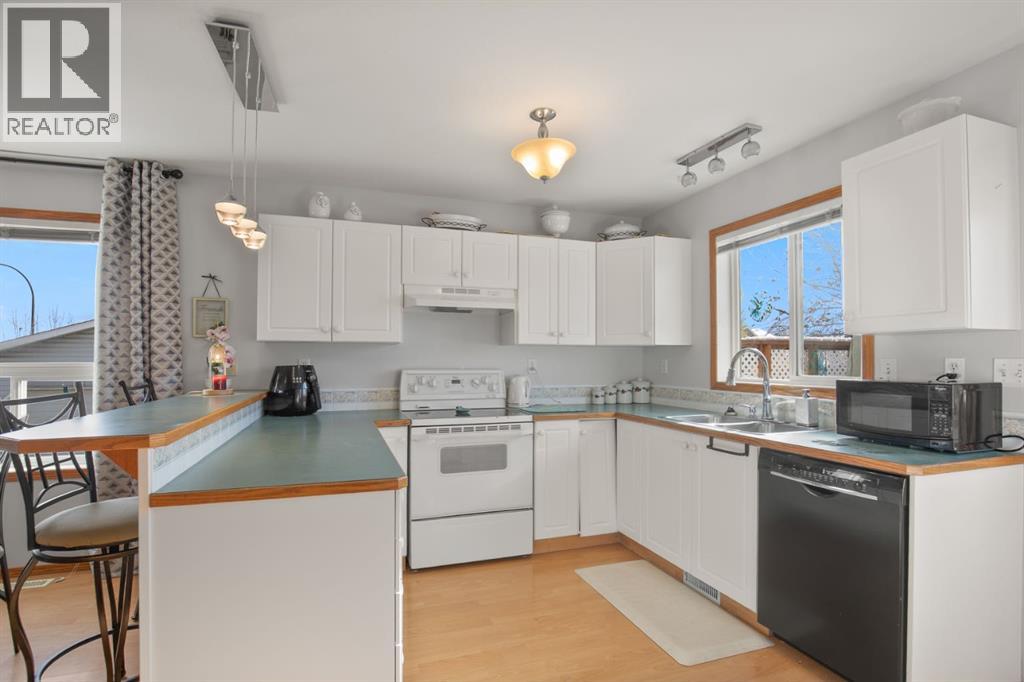 277 Kendrew Drive, Red Deer, Alberta  T4P 3Y9 - Photo 8 - A2354505