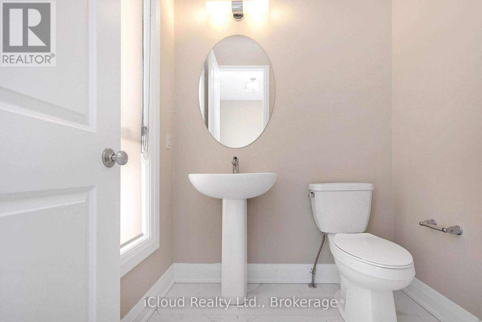 38 Pine Hill Crescent, Aurora, Ontario  L4G 3Y2 - Photo 4 - N14113402