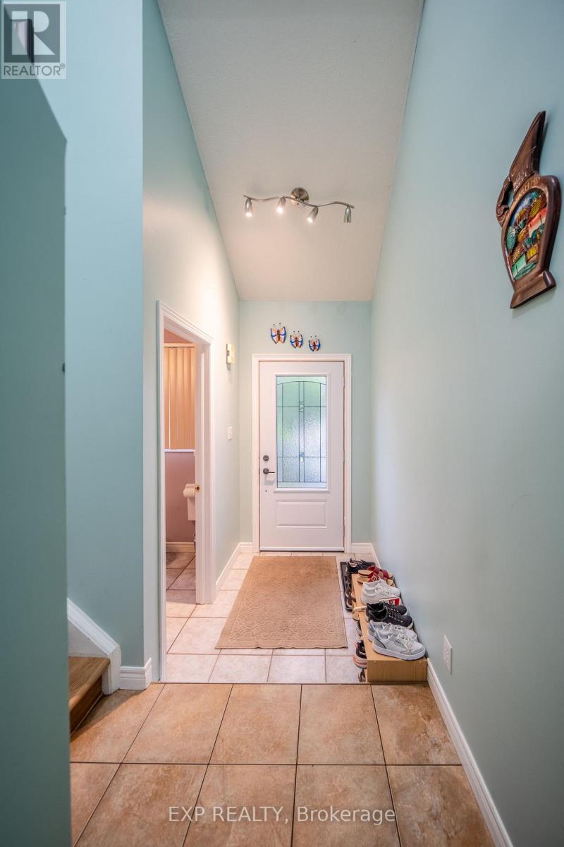 237 Grey Fox Drive, Kitchener, Ontario  N2E 3N7 - Photo 7 - X14118932