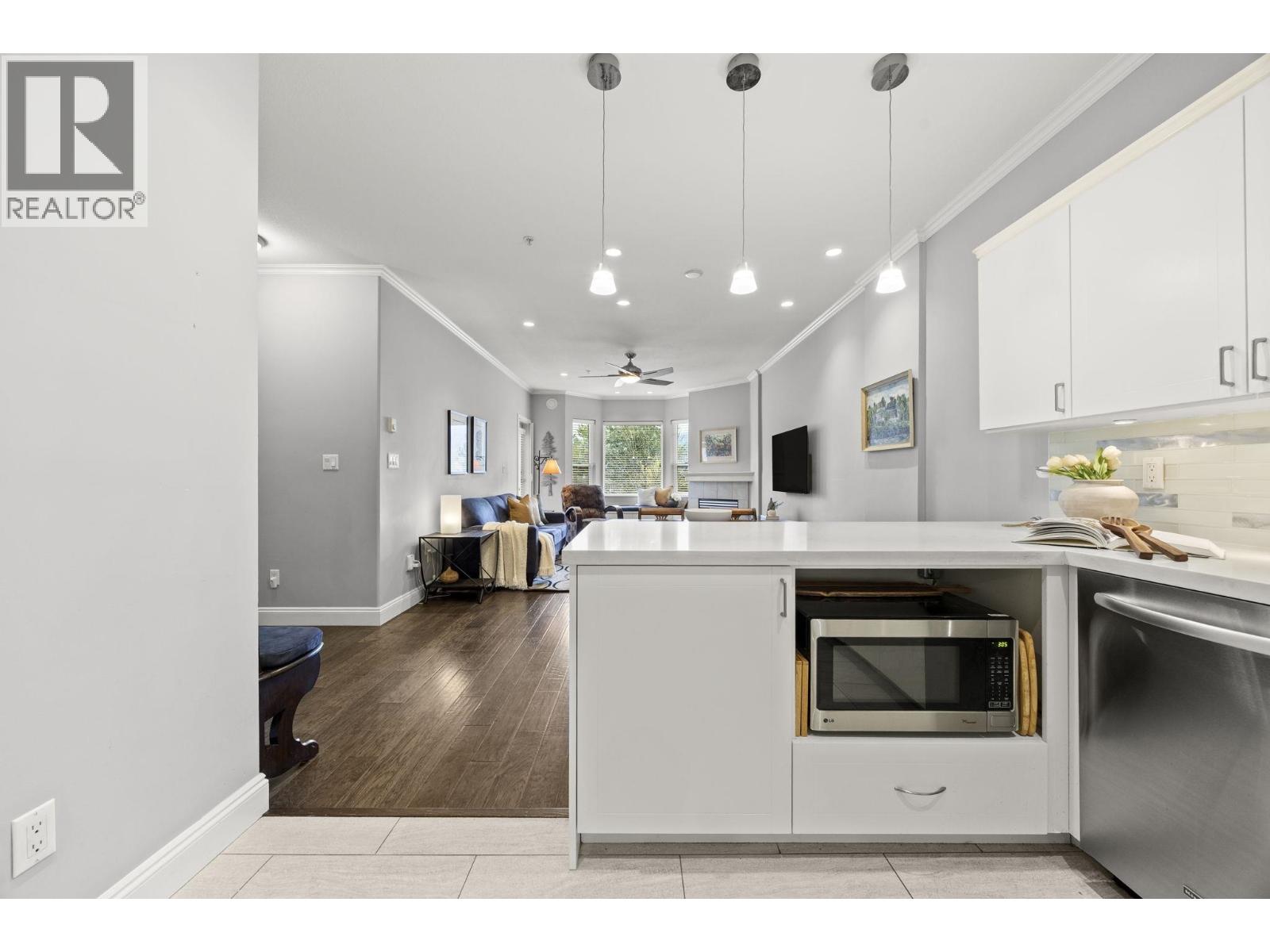 103 121 Shoreline Circle, Port Moody, British Columbia  V3H 5G2 - Photo 4 - R3178654