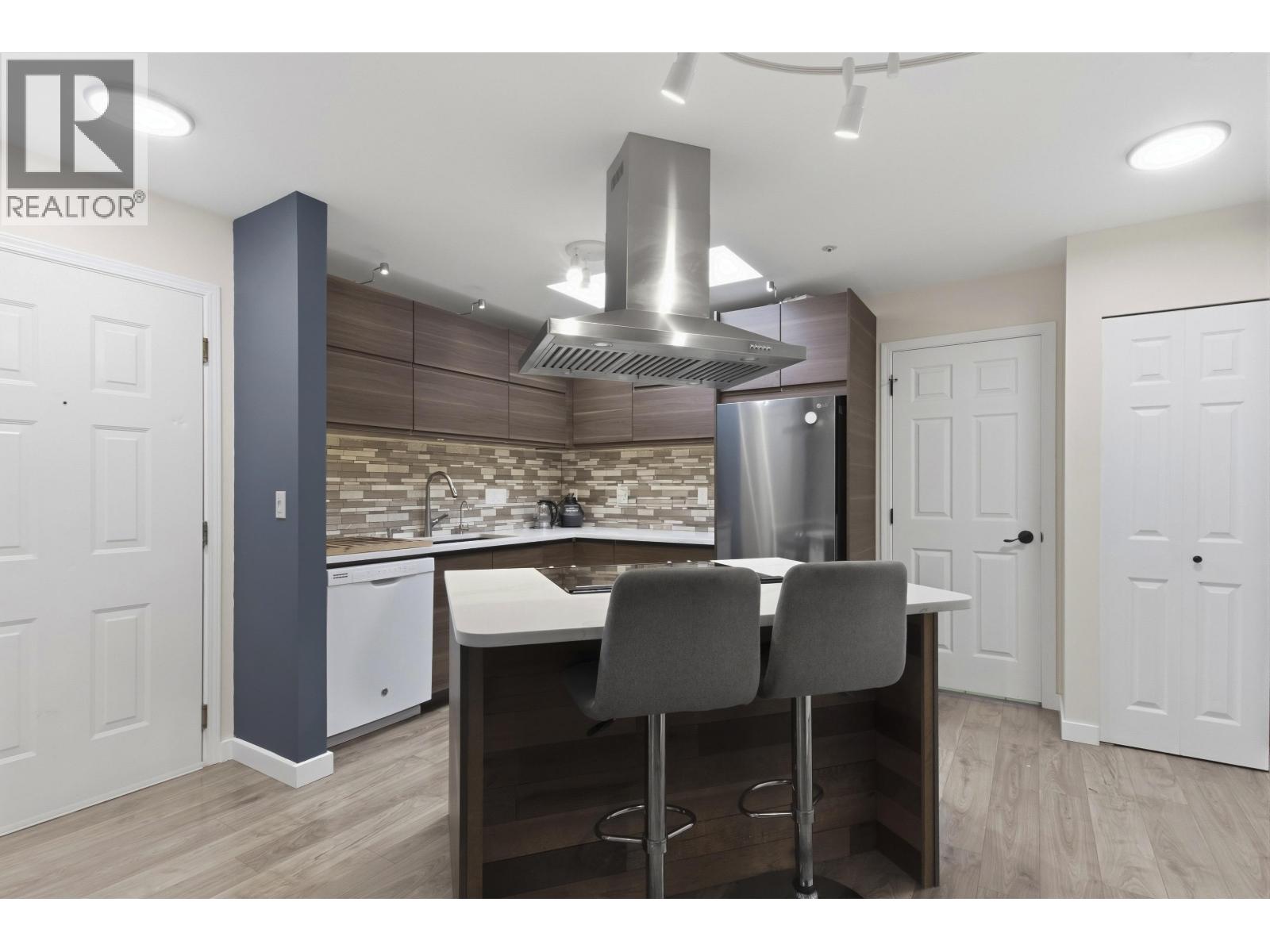 305 40160 Willow Crescent, Squamish, British Columbia  V8B 0M2 - Photo 3 - R3178549