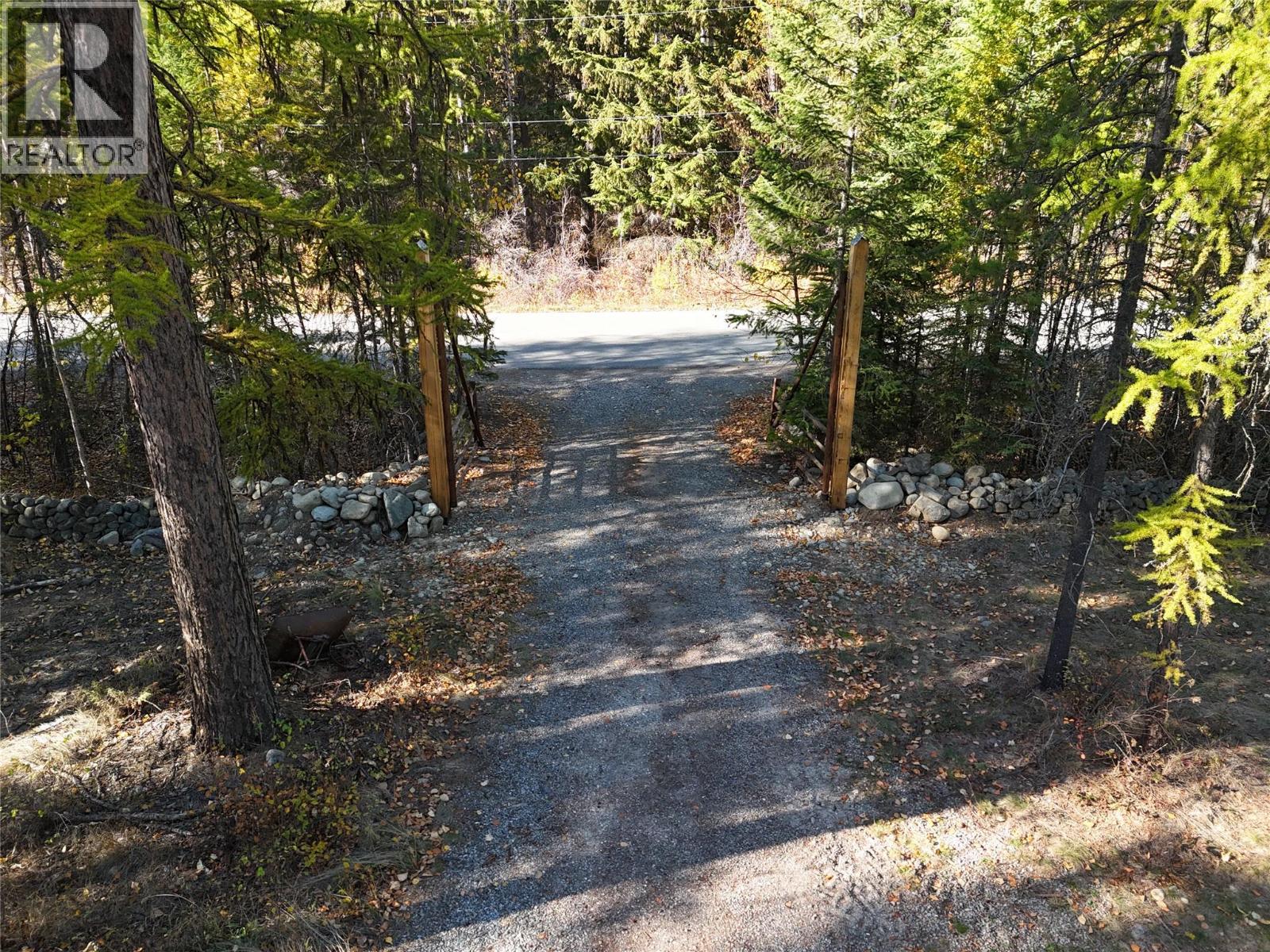 7367 Majestic Road, Kingsgate, British Columbia  V0B 1V1 - Photo 7 - 10404600
