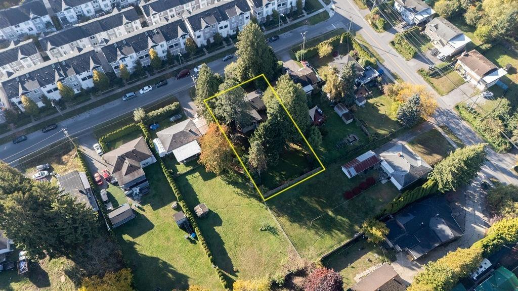 13231 112b Avenue, Surrey, British Columbia  V3R 2H4 - Photo 1 - R3178697