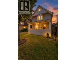 372 BEACH Road, Hamilton, Ontario