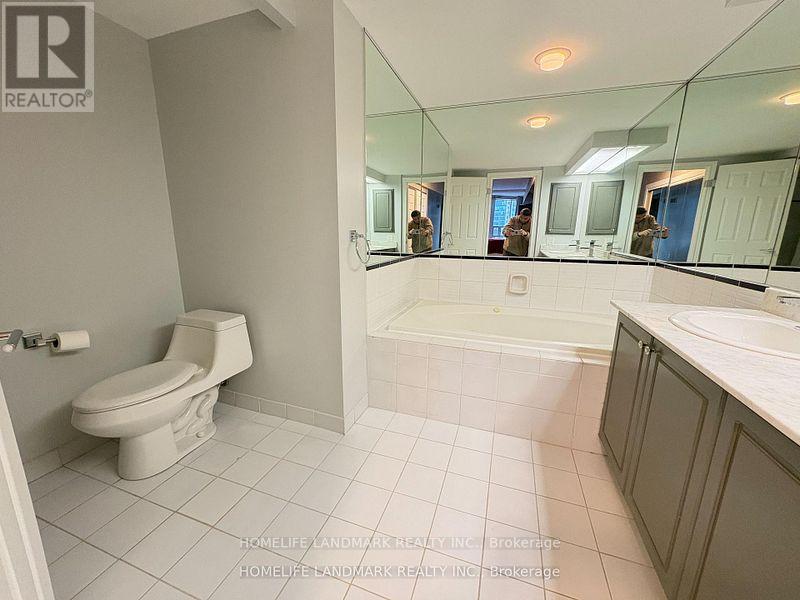 1002 - 71 Simcoe Street, Toronto (University), Ontario  M5J 2S9 - Photo 13 - C14118988