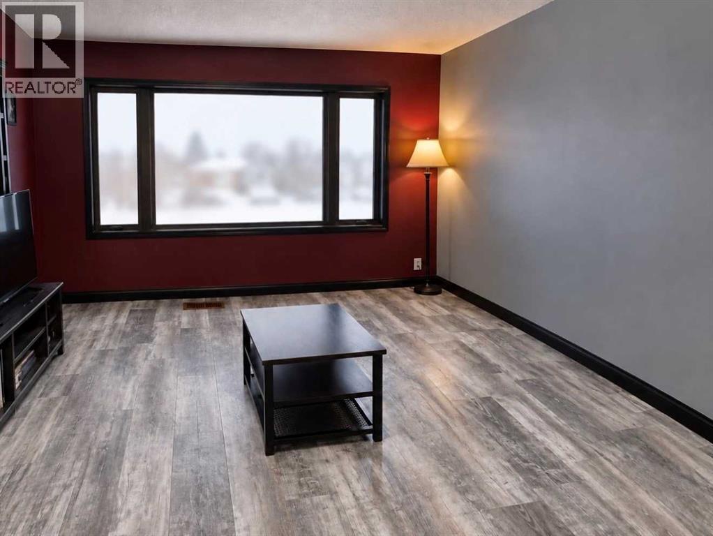 20 Centennial Crescent
