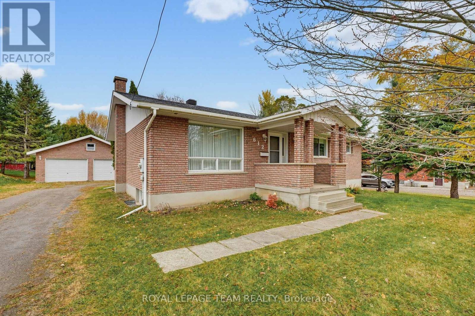 612 ELGIN STREET, Laurentian Valley, Ontario