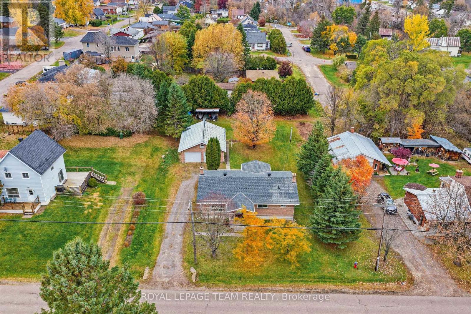 612 Elgin Street, Laurentian Valley, Ontario K8A 4H2 - Photo 2 - X14090282