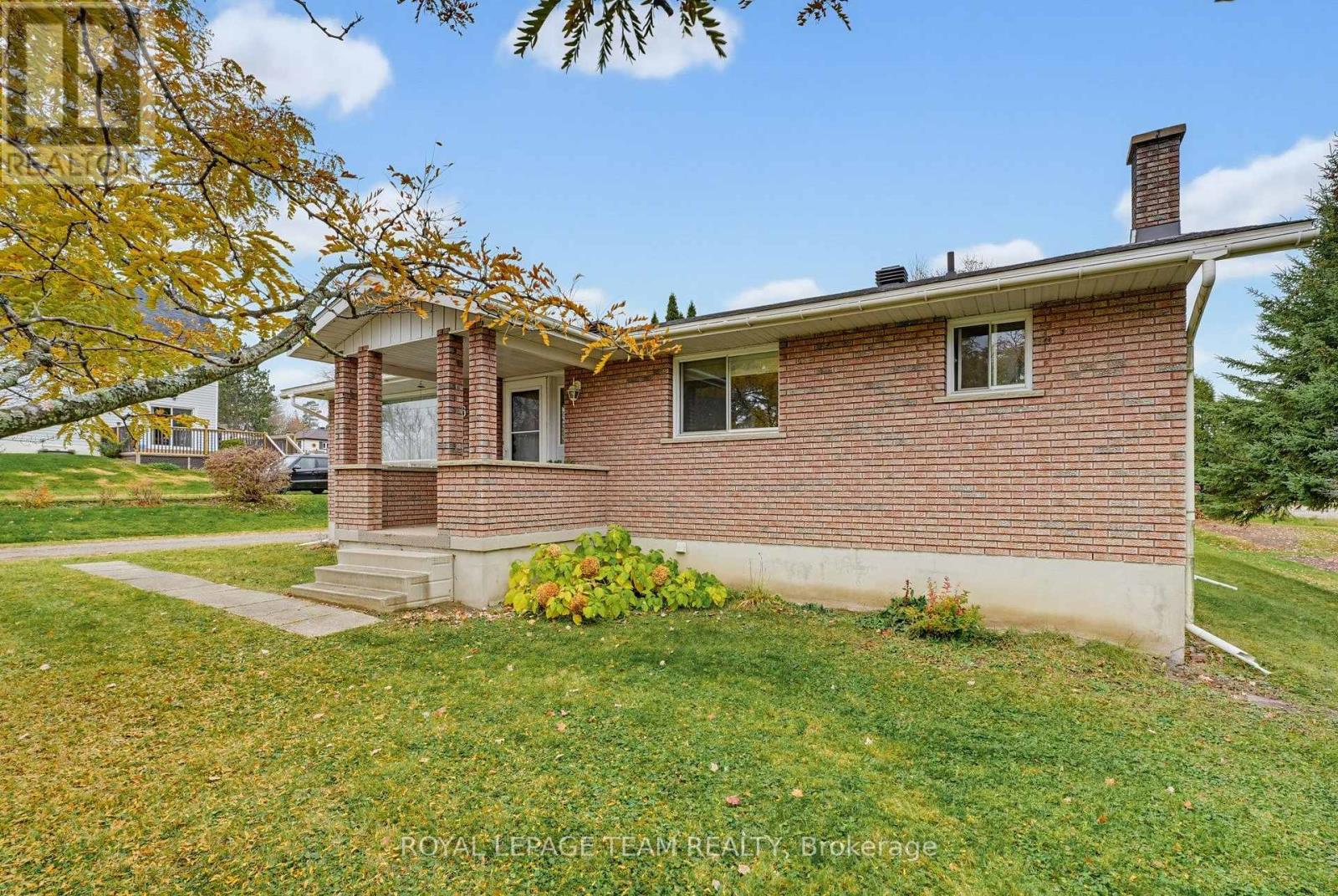 612 Elgin Street, Laurentian Valley, Ontario K8A 4H2 - Photo 4 - X14090282