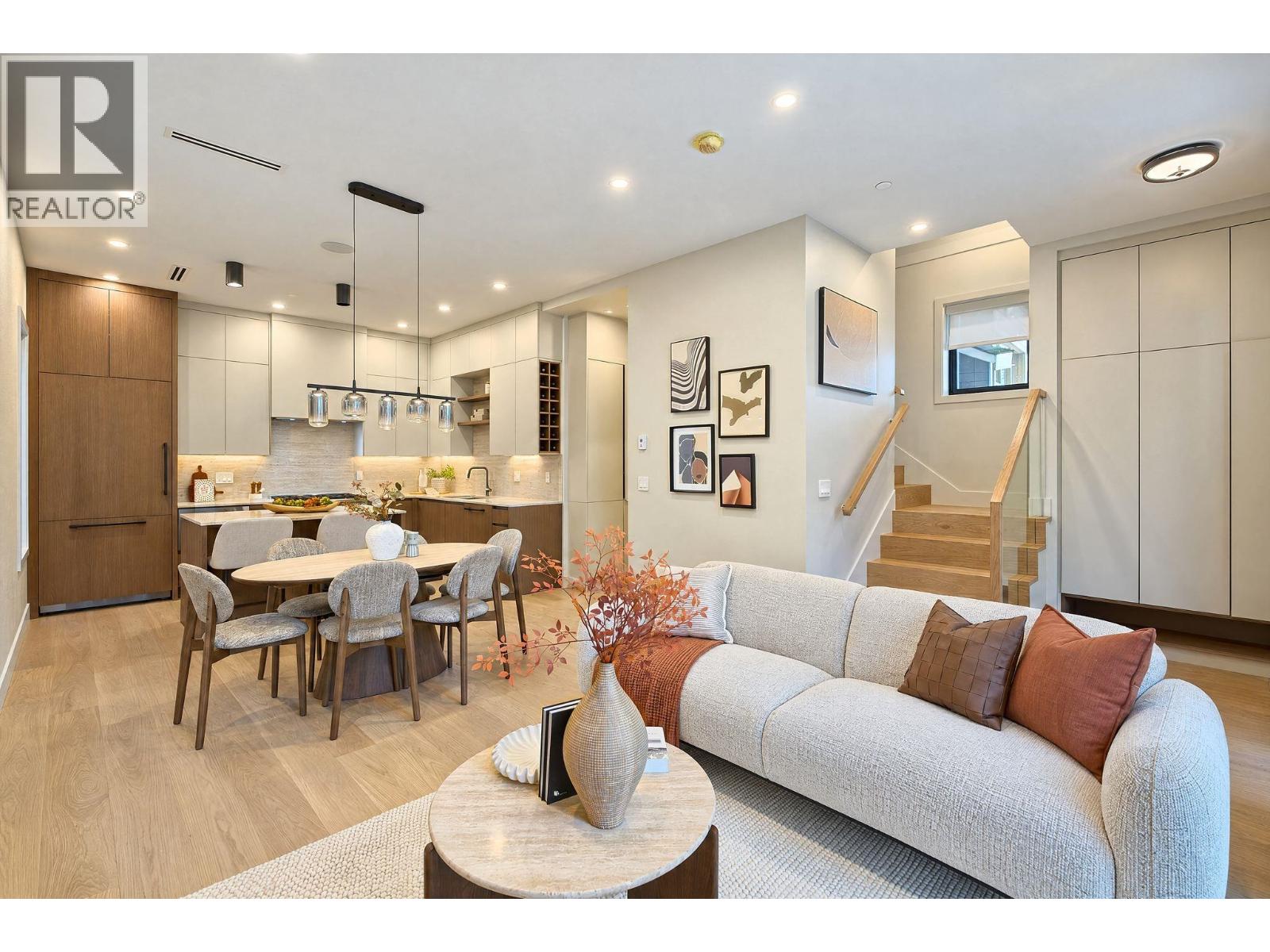 2 2637 W 12th Avenue, Vancouver, British Columbia  V6K 2P4 - Photo 3 - R3177644