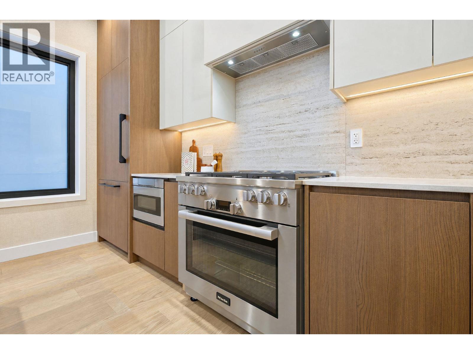 2 2637 W 12th Avenue, Vancouver, British Columbia  V6K 2P4 - Photo 7 - R3177644