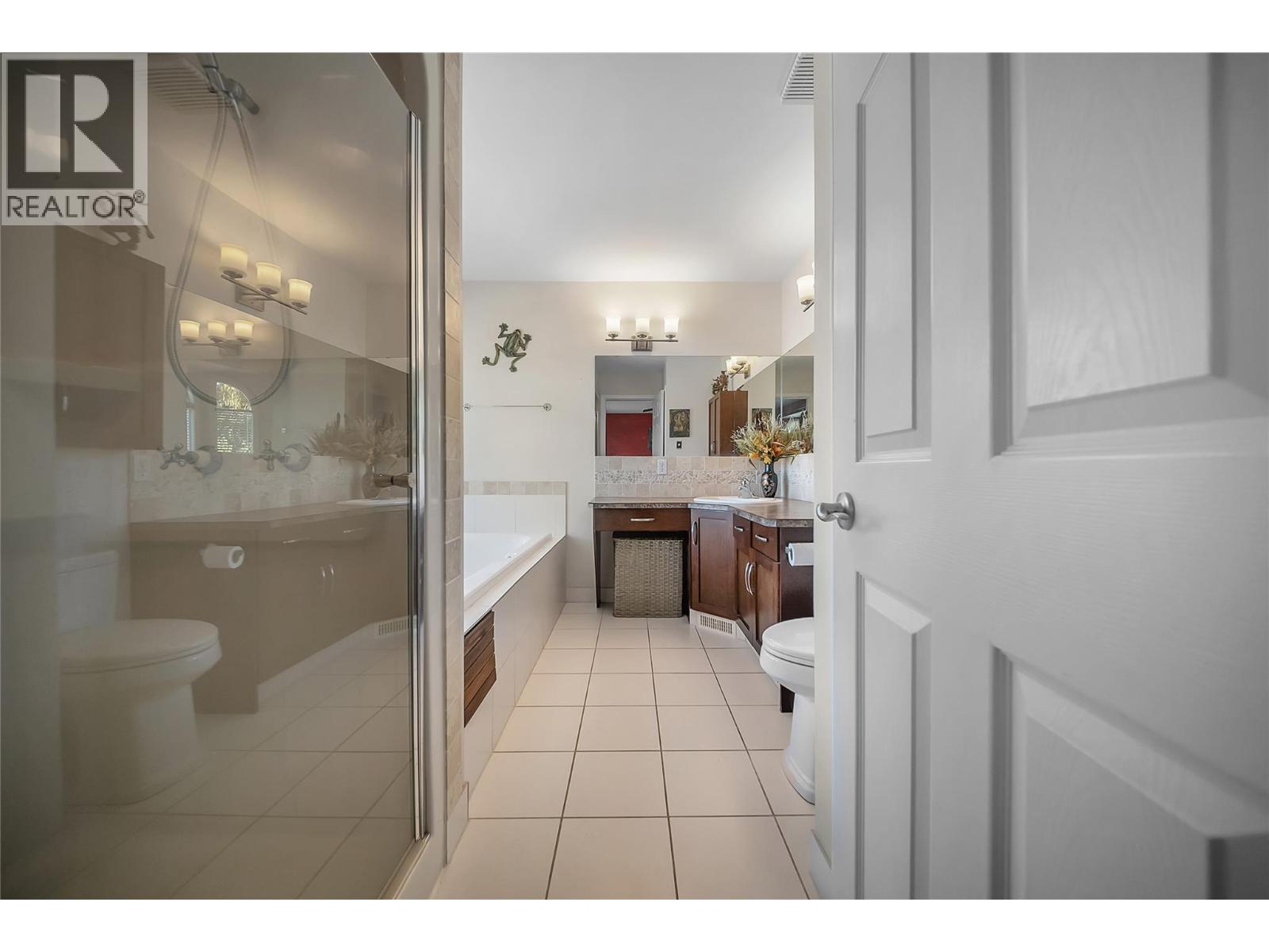 437 Duke Court Kelowna, BC V1W3A2_49
