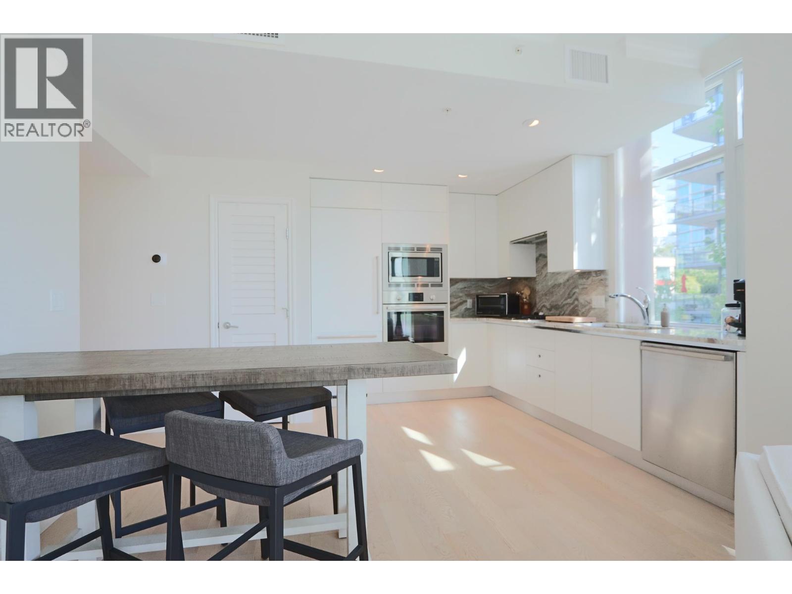 211 185 Victory Ship Way, North Vancouver, British Columbia  V7L 0B2 - Photo 8 - R3178725