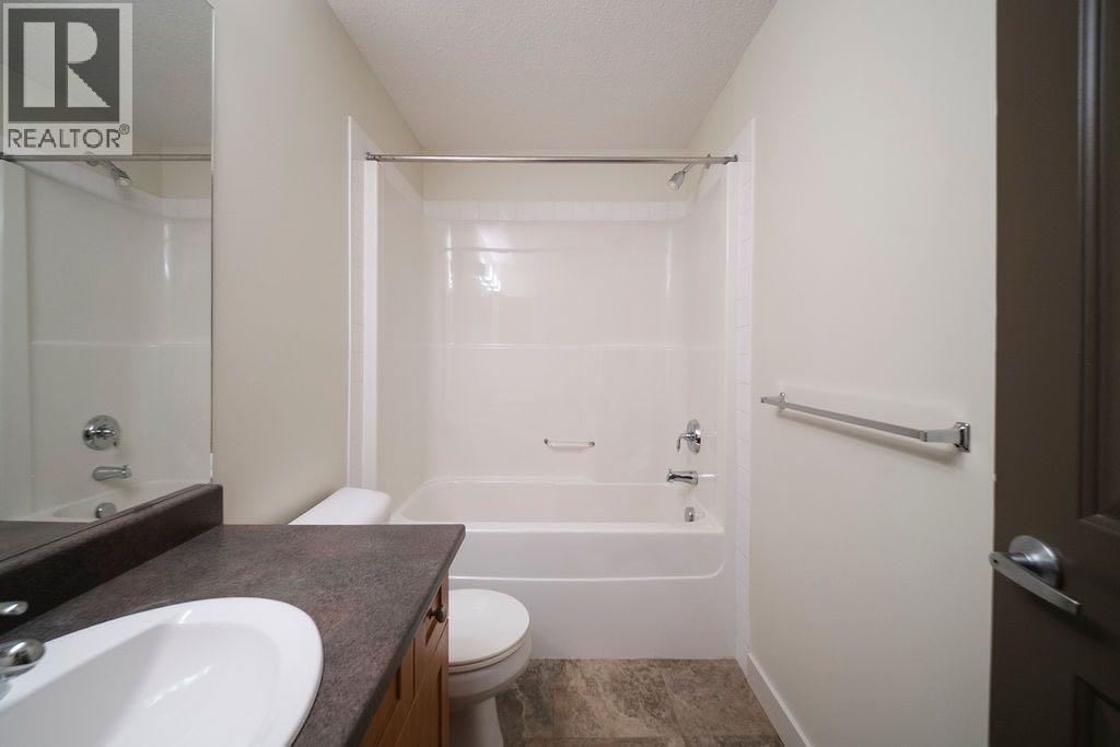 109, 136b Sandpiper Road, Fort Mcmurray, Alberta T9K 0J7 - Photo 4 - A2354802