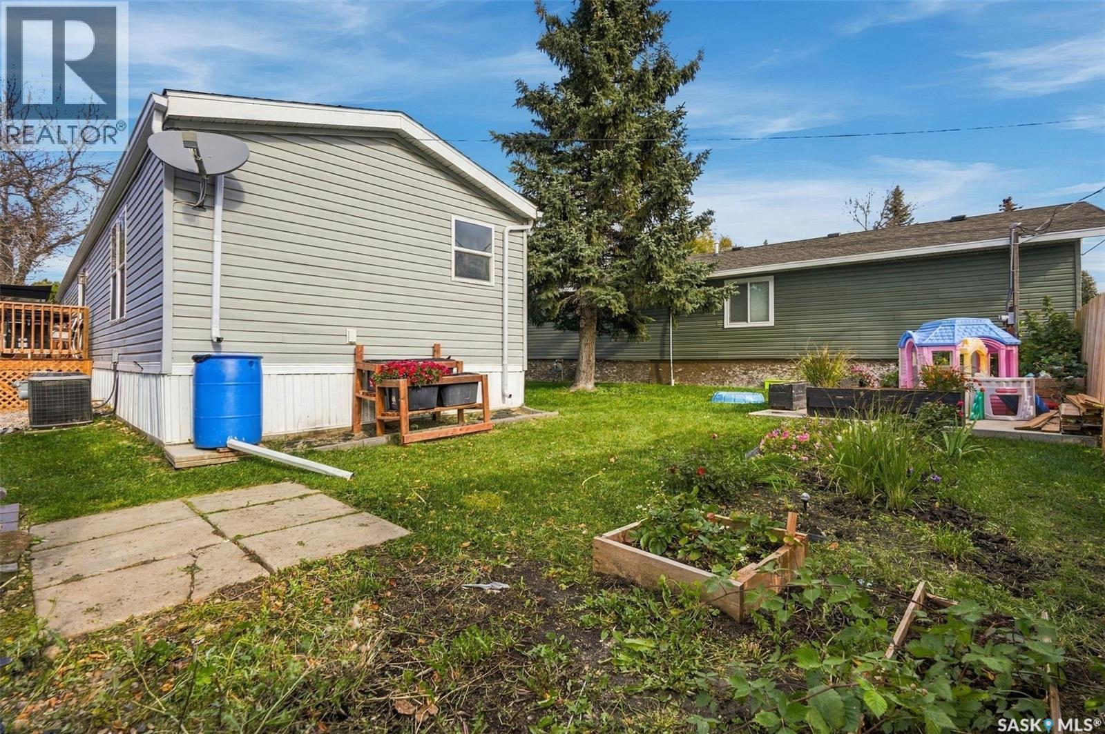 305 5th Avenue, Caronport, Saskatchewan  S0H 0S0 - Photo 29 - SK051401