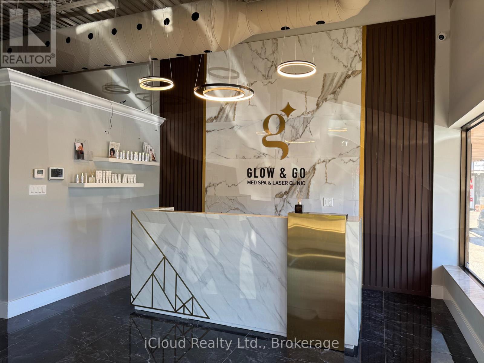 Unit #1 - 592 Rathburn Road W, Mississauga, Ontario  L5B 3A4 - Photo 2 - W14029068