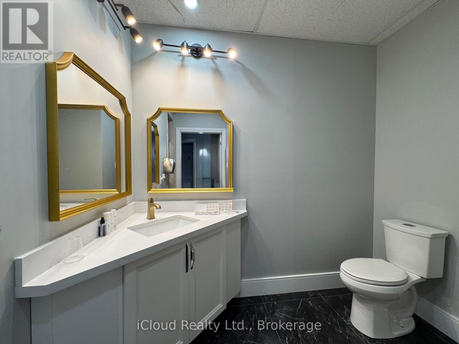 Unit #1 - 592 Rathburn Road W, Mississauga, Ontario  L5B 3A4 - Photo 11 - W14029068