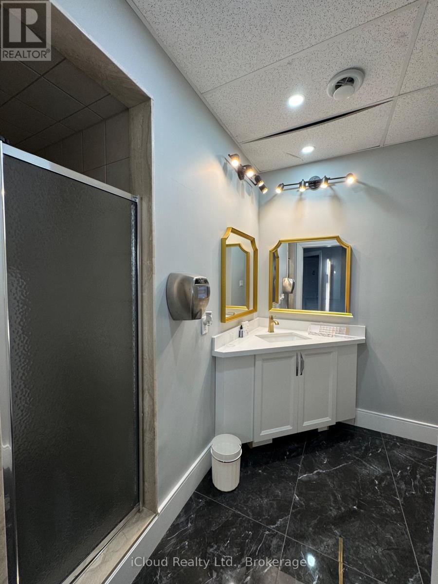 Unit #1 - 592 Rathburn Road W, Mississauga, Ontario  L5B 3A4 - Photo 10 - W14029068