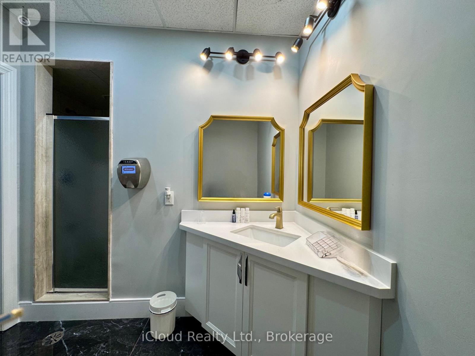 Unit #1 - 592 Rathburn Road W, Mississauga, Ontario  L5B 3A4 - Photo 12 - W14029068