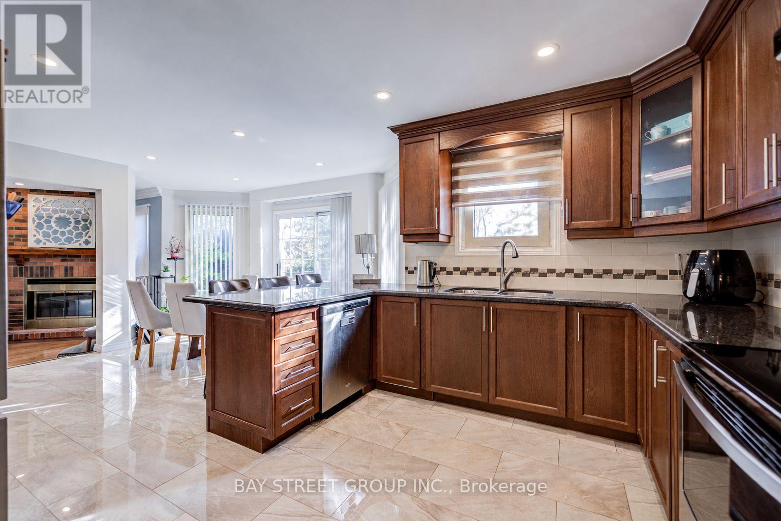 212 Hollingham Road, Markham, Ontario  L3R 8K3 - Photo 14 - N14110882