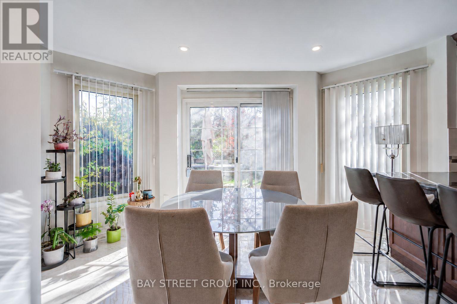 212 Hollingham Road, Markham, Ontario  L3R 8K3 - Photo 9 - N14110882