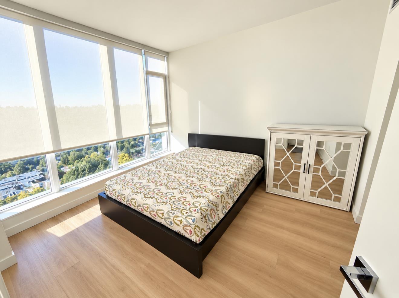 1702 9675 King George Boulevard, Surrey, British Columbia V3T 2V3 - Photo 2 - R3172871
