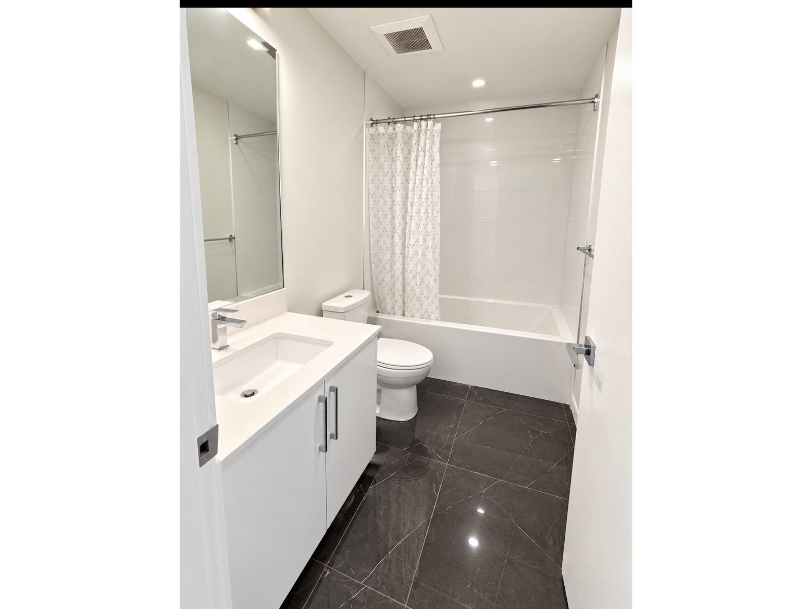 1702 9675 King George Boulevard, Surrey, British Columbia V3T 2V3 - Photo 5 - R3172871