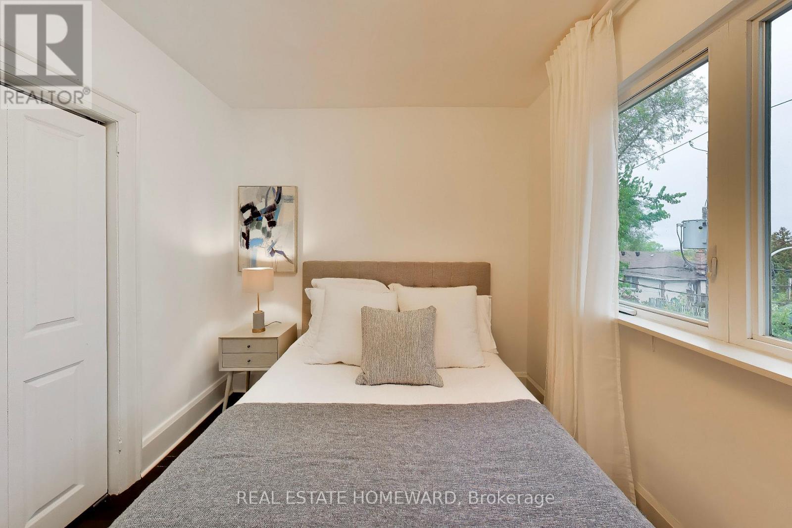 163 Glenmount Park Road, Toronto, Ontario  M4E 2E3 - Photo 15 - E14119174