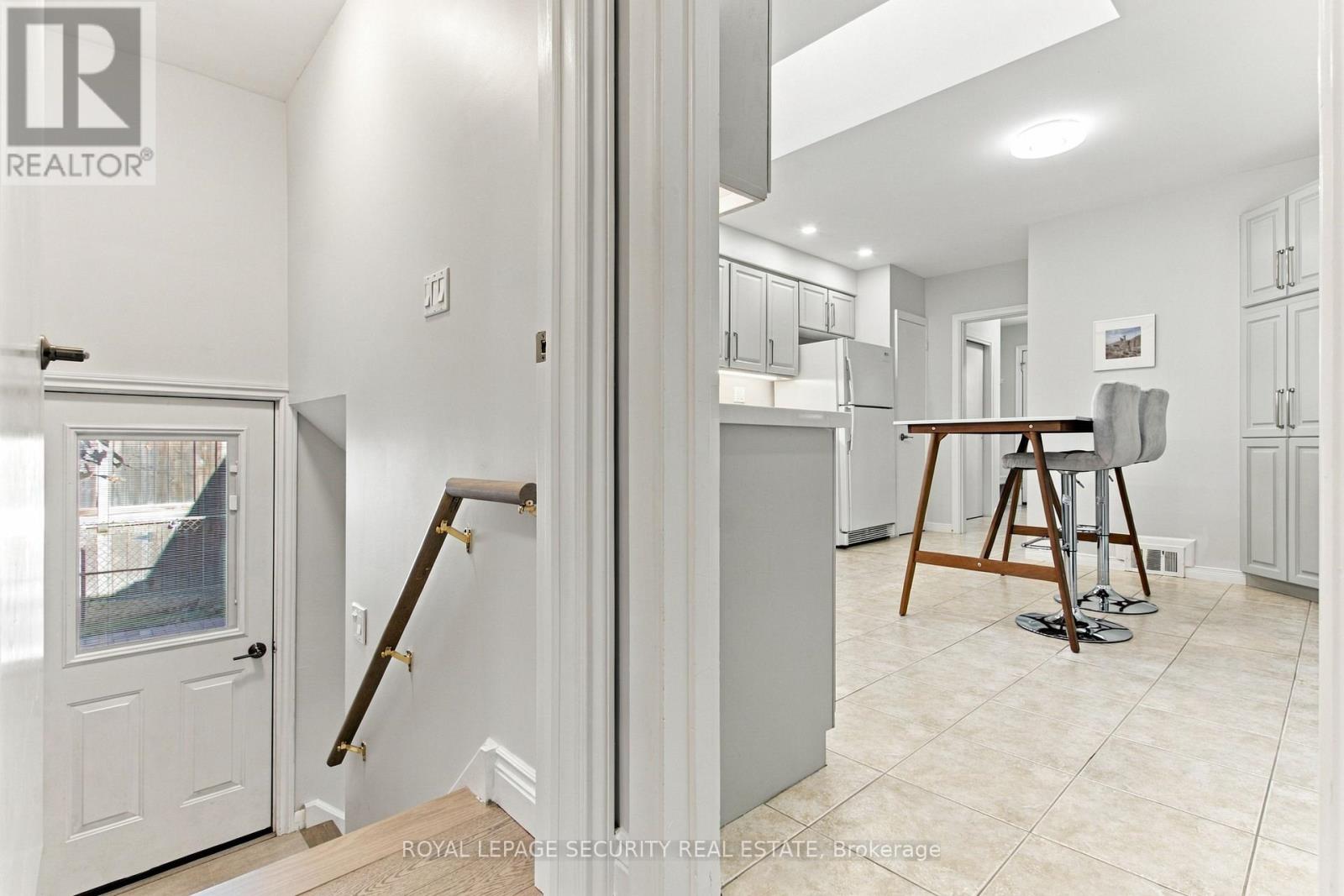 6 Tewsely Place, Toronto, Ontario  M9P 1N7 - Photo 14 - W14119196