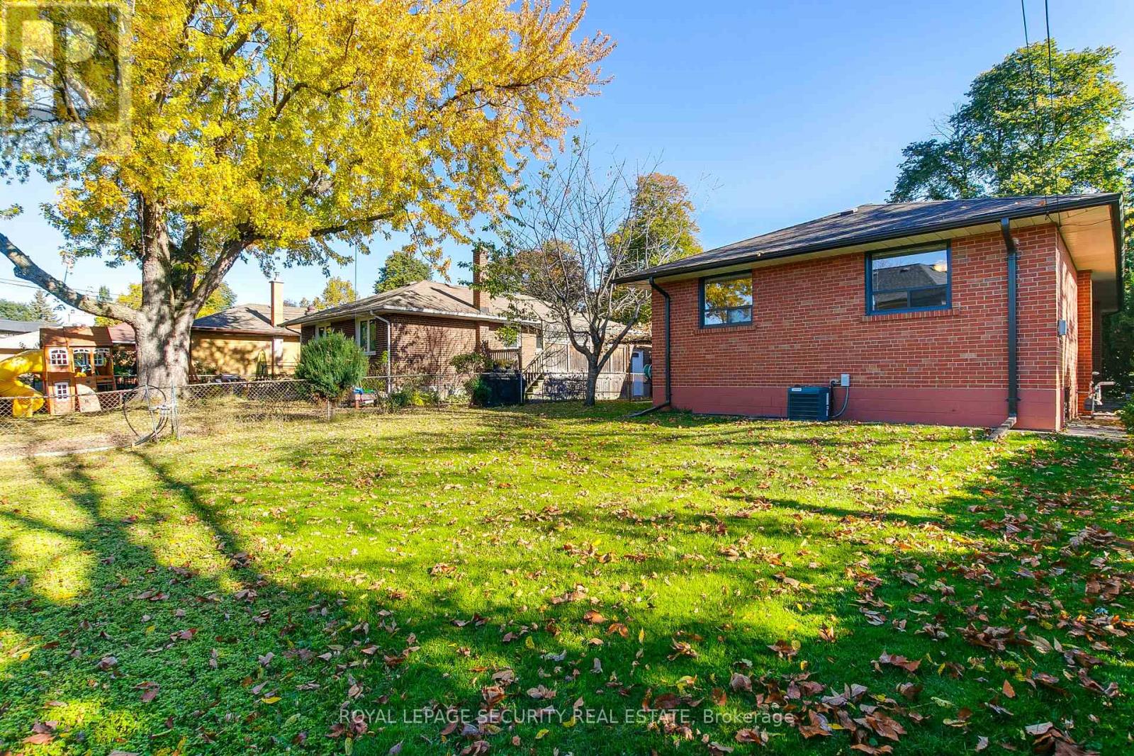6 Tewsely Place, Toronto, Ontario  M9P 1N7 - Photo 33 - W14119196