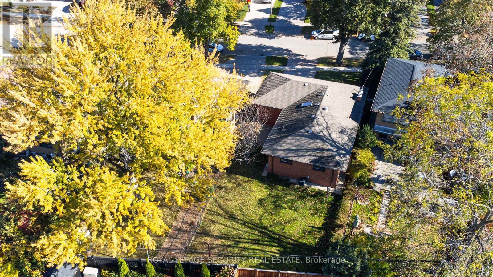 6 Tewsely Place, Toronto, Ontario  M9P 1N7 - Photo 35 - W14119196