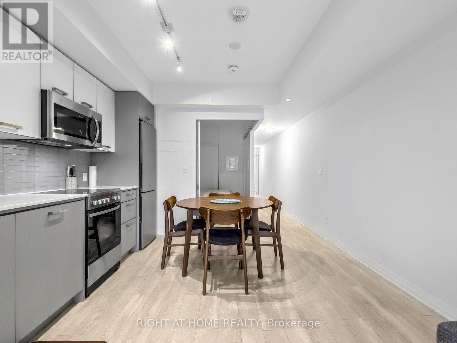 211 - 1630 Queen Street E, Toronto, Ontario  M4L 0B3 - Photo 4 - E13852148