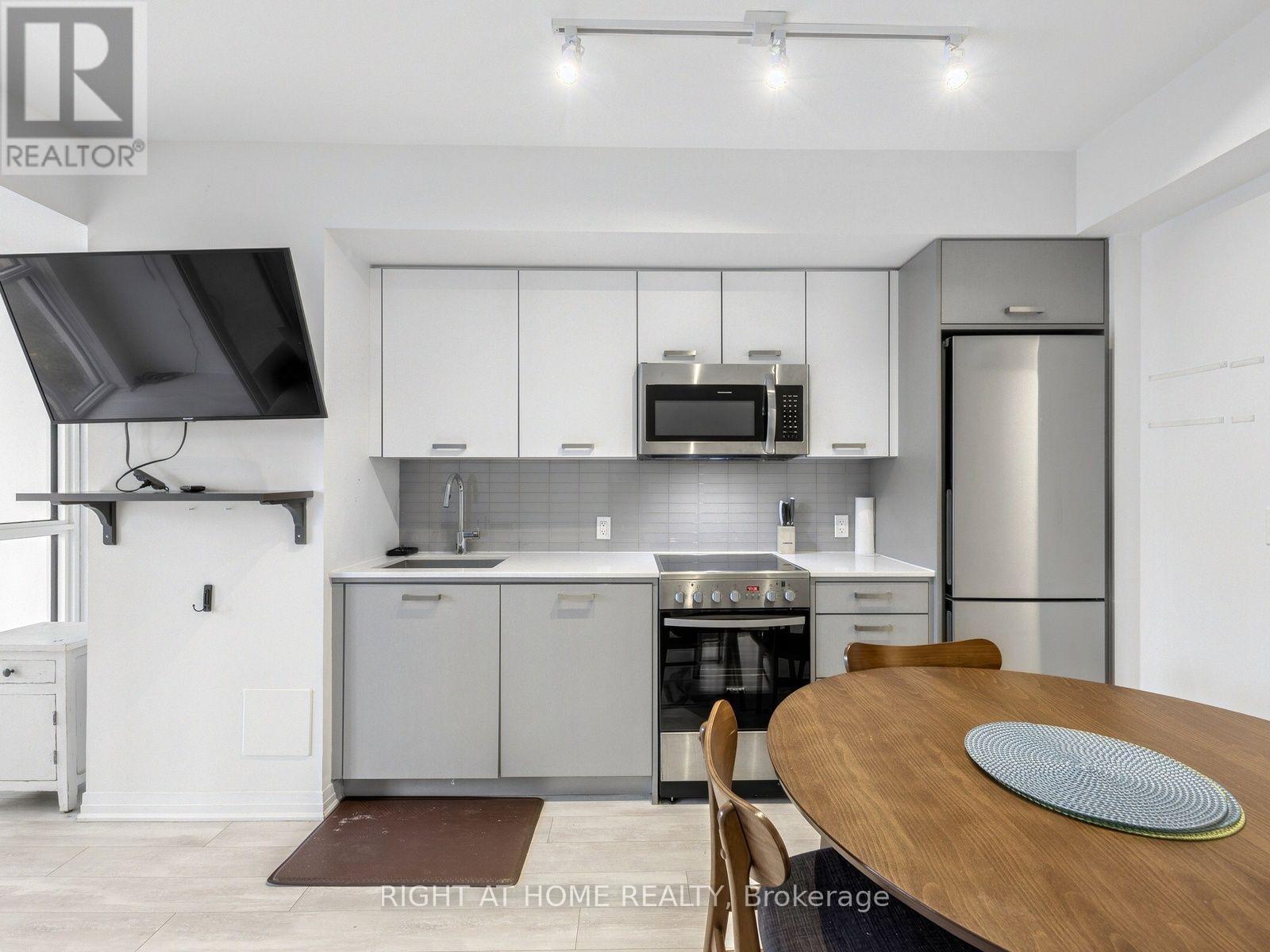 211 - 1630 Queen Street E, Toronto, Ontario  M4L 0B3 - Photo 6 - E13852148