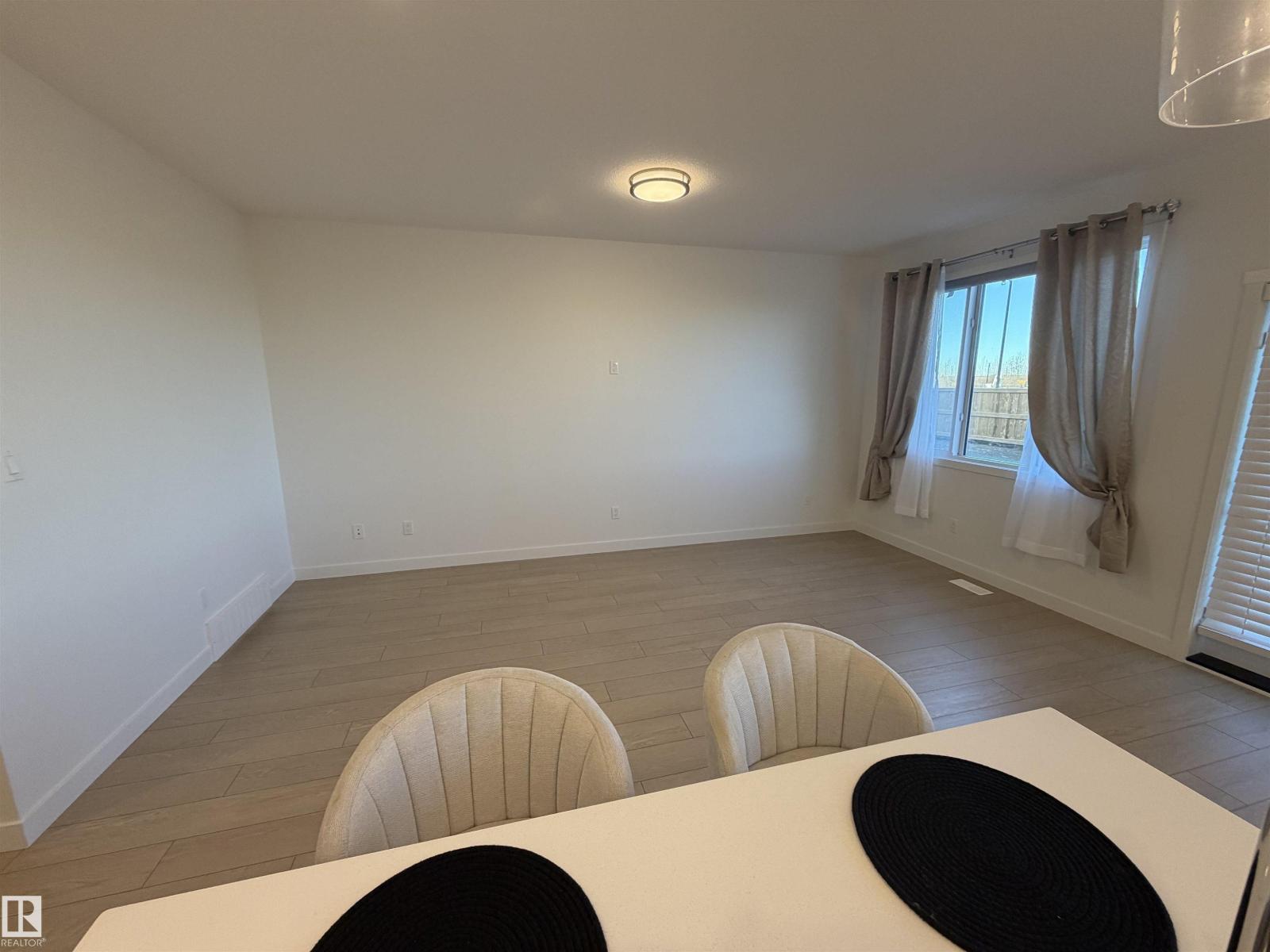 20936 16 Av NW, Edmonton, Alberta  T6M 3J4 - Photo 6 - E4504101