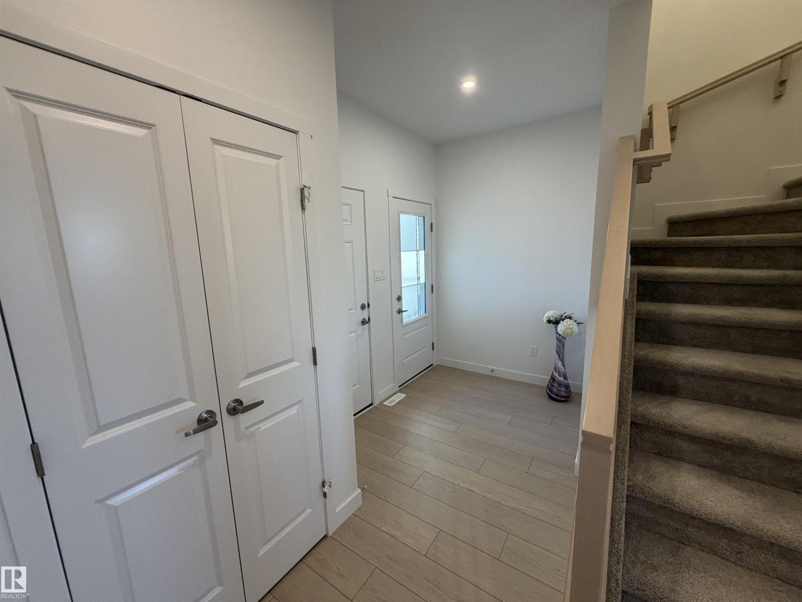 20936 16 Av NW, Edmonton, Alberta  T6M 3J4 - Photo 2 - E4504101